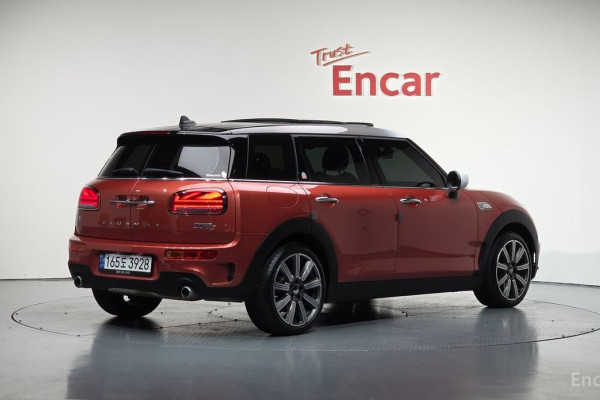 2023 Mini Clubman с пробегом 22 546 км