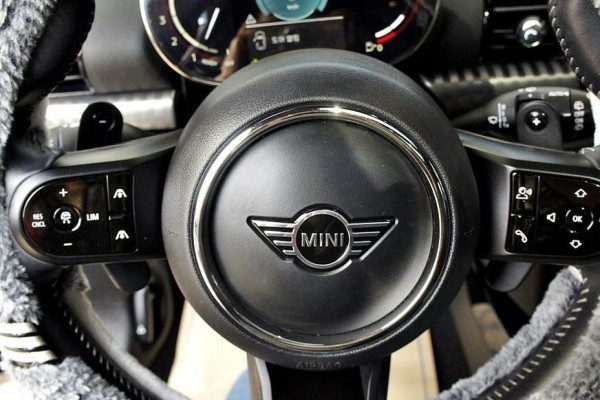 2023 Mini Clubman с пробегом 71 198 км