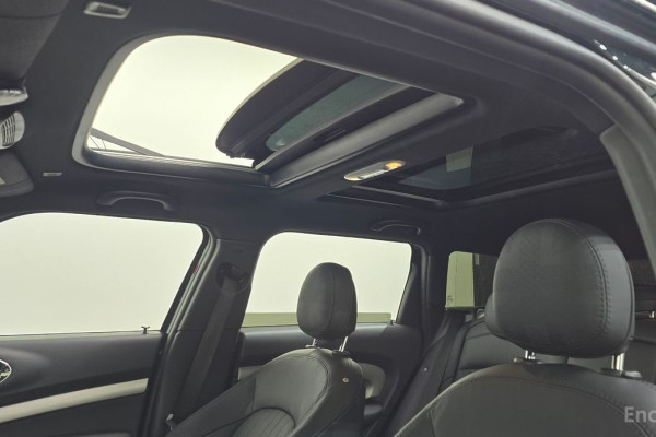 2023 Mini Clubman с пробегом 71 083 км