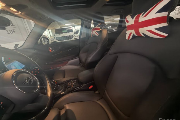 2022 Mini Clubman с пробегом 38 954 км