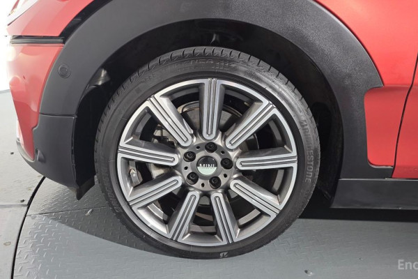 2023 Mini Clubman с пробегом 22 546 км