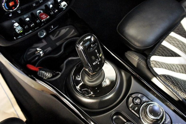 2023 Mini Clubman с пробегом 71 198 км