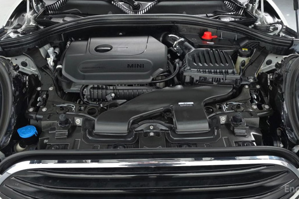 2022 Mini Clubman с пробегом 37 089 км