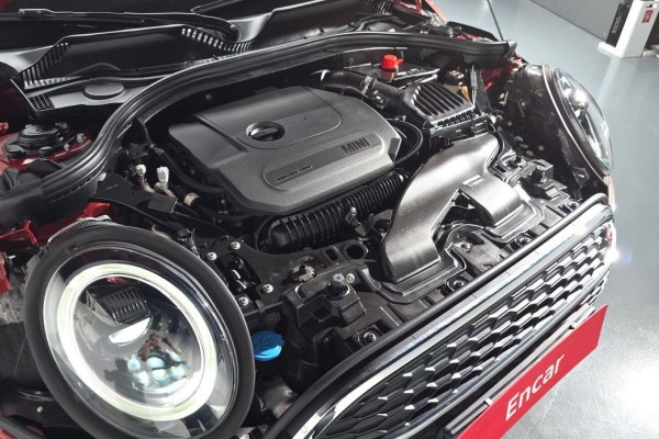 2023 Mini Clubman с пробегом 22 546 км