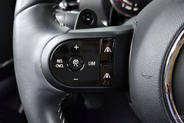 2022 Mini Clubman с пробегом 9 754 км