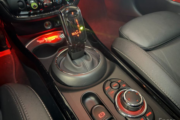 2022 Mini Clubman с пробегом 38 954 км