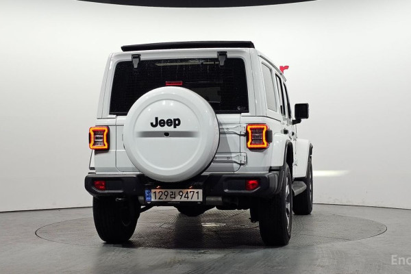 2023 Jeep Wrangler с пробегом 27 546 км