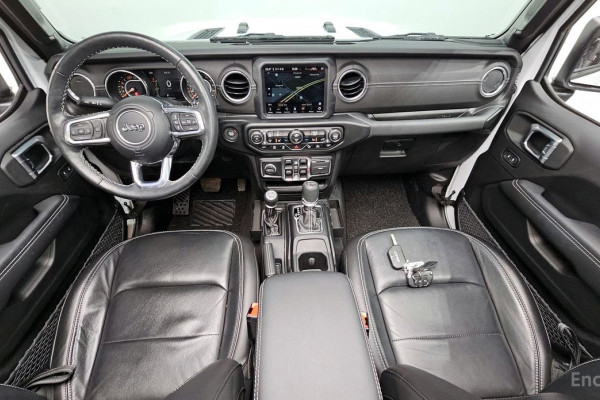 2023 Jeep Wrangler с пробегом 27 546 км