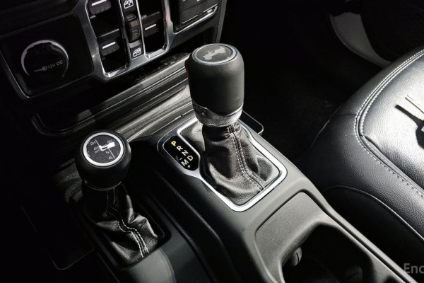 2023 Jeep Wrangler с пробегом 27 546 км