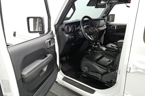 2023 Jeep Wrangler с пробегом 27 546 км