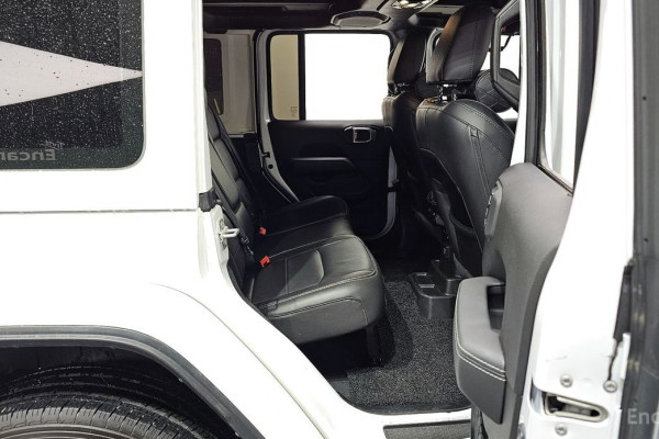 2023 Jeep Wrangler с пробегом 27 546 км