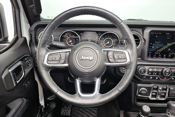 2023 Jeep Wrangler с пробегом 27 546 км