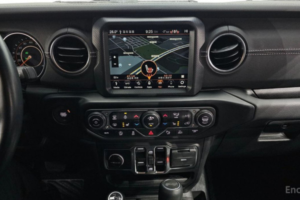 2023 Jeep Wrangler с пробегом 27 546 км