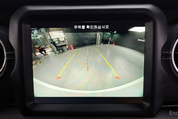 2023 Jeep Wrangler с пробегом 27 546 км