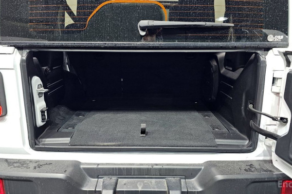 2023 Jeep Wrangler с пробегом 27 546 км