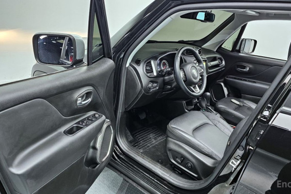 2022 Jeep Renegade с пробегом 33 741 км