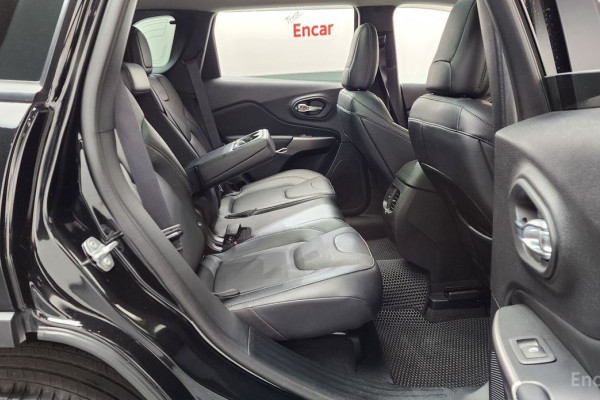 2022 Jeep Cherokee с пробегом 46 483 км