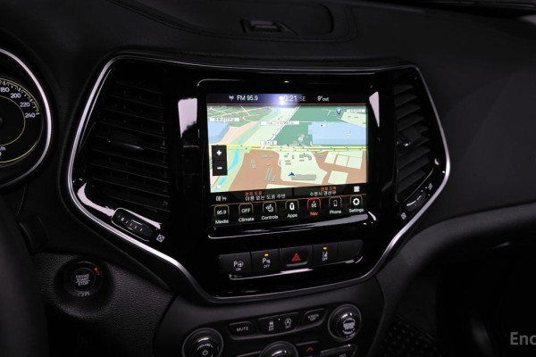 2022 Jeep Cherokee с пробегом 66 088 км