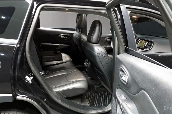 2022 Jeep Cherokee с пробегом 66 088 км