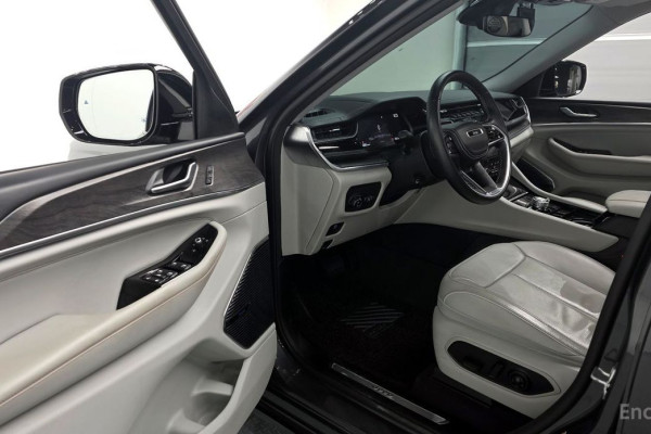 2022 Jeep Cherokee с пробегом 34 696 км