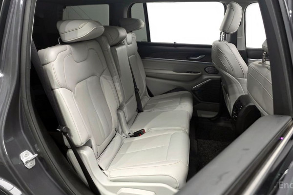 2022 Jeep Cherokee с пробегом 34 696 км