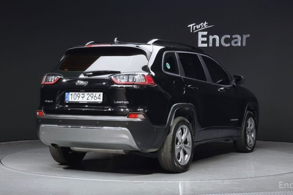 2022 Jeep Cherokee с пробегом 36 360 км