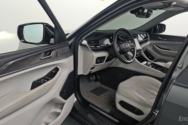 2022 Jeep Cherokee с пробегом 25 826 км