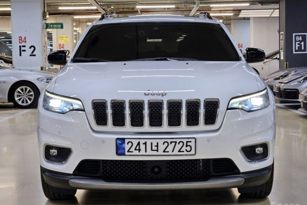 2022 Jeep Cherokee с пробегом 2 500 км
