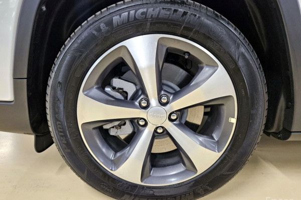 2022 Jeep Cherokee с пробегом 2 500 км