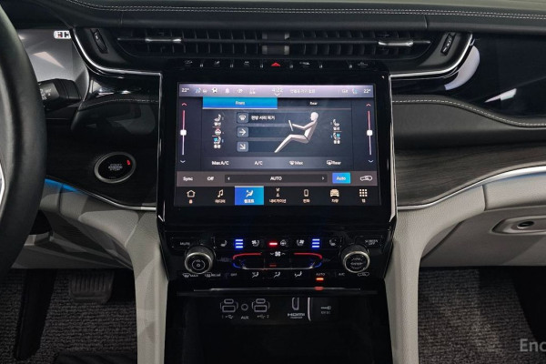 2022 Jeep Cherokee с пробегом 25 826 км