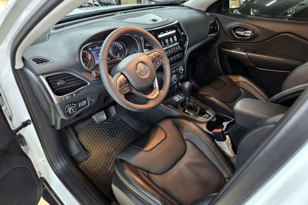 2022 Jeep Cherokee с пробегом 2 500 км