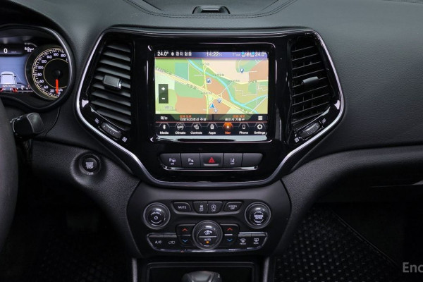 2022 Jeep Cherokee с пробегом 32 574 км