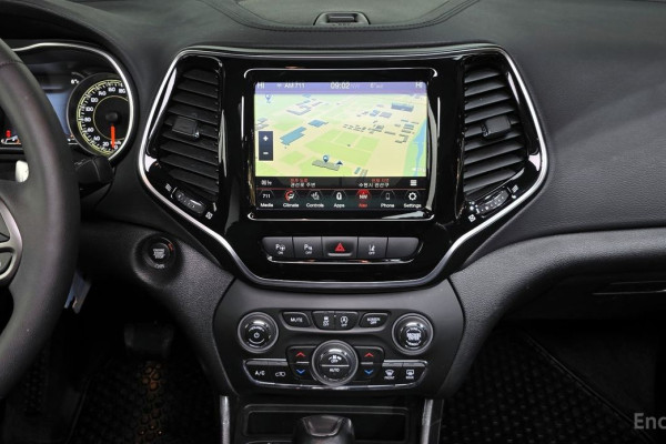 2022 Jeep Cherokee с пробегом 27 118 км