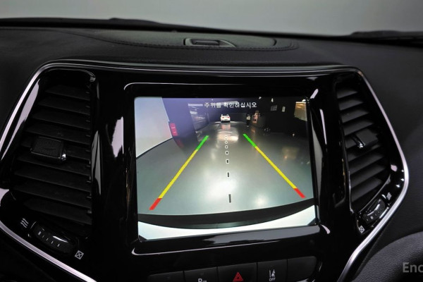 2022 Jeep Cherokee с пробегом 27 118 км