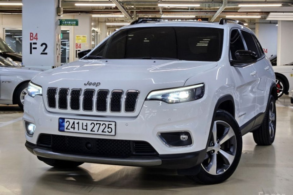 2022 Jeep Cherokee с пробегом 2 500 км