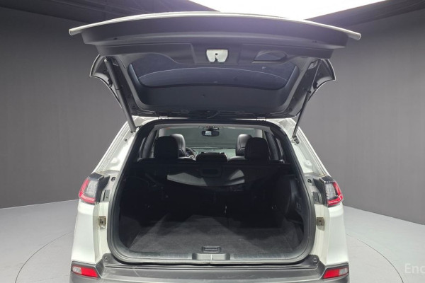 2022 Jeep Cherokee с пробегом 32 574 км