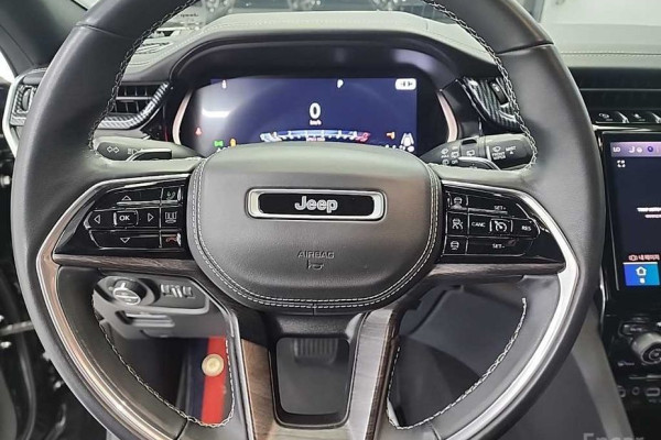 2022 Jeep Cherokee с пробегом 70 607 км