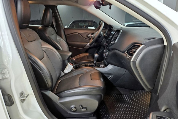 2022 Jeep Cherokee с пробегом 2 500 км