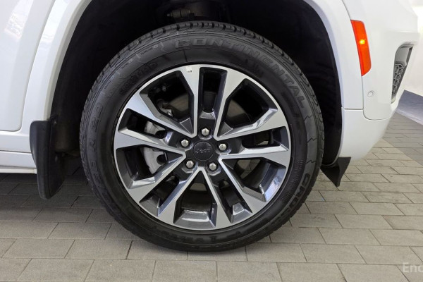 2022 Jeep Cherokee с пробегом 42 096 км