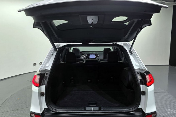 2022 Jeep Cherokee с пробегом 27 118 км