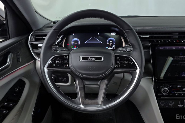 2022 Jeep Cherokee с пробегом 42 096 км