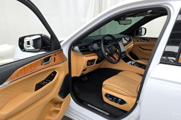 2023 Jeep Cherokee с пробегом 25 135 км