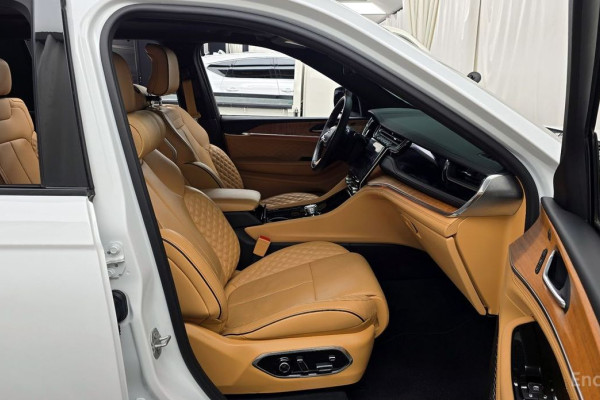 2023 Jeep Cherokee с пробегом 25 135 км