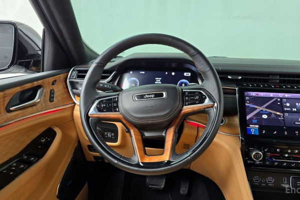 2023 Jeep Cherokee с пробегом 25 135 км