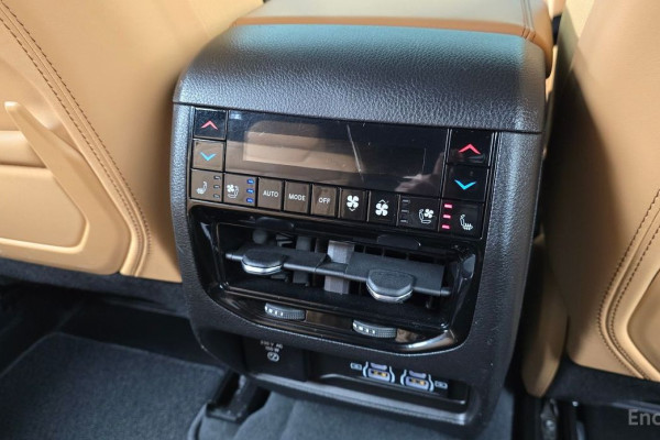 2023 Jeep Cherokee с пробегом 25 135 км