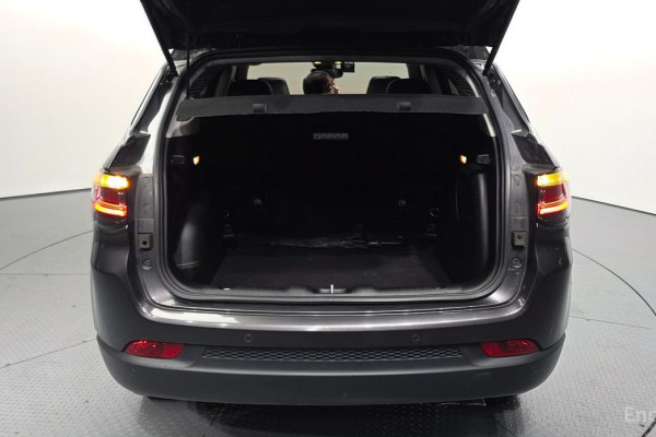 2022 Jeep Compass с пробегом 64 877 км