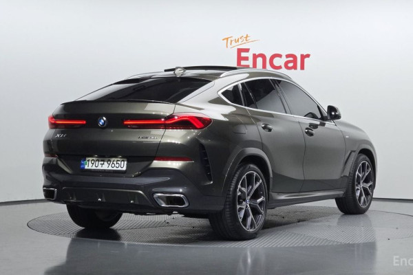 2022 BMW X6 с пробегом 14 959 км