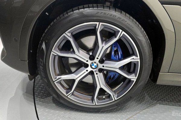 2022 BMW X6 с пробегом 14 959 км