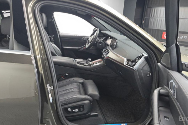 2022 BMW X6 с пробегом 14 959 км