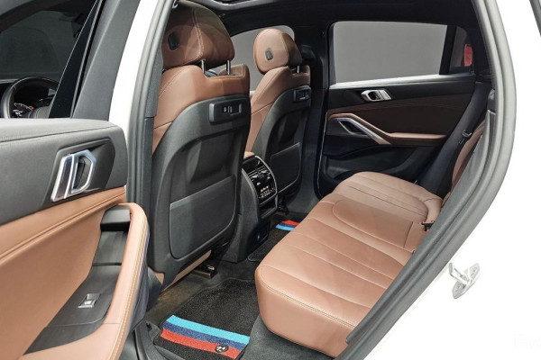 2022 BMW X6 с пробегом 30 214 км